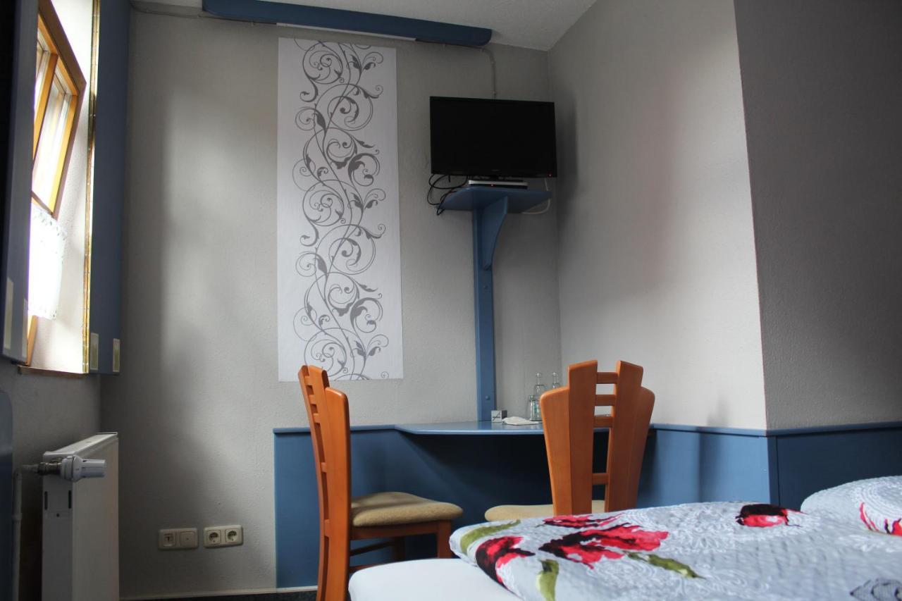 Gasthof & Pension "Schwarzer Adler" Masserberg Ngoại thất bức ảnh