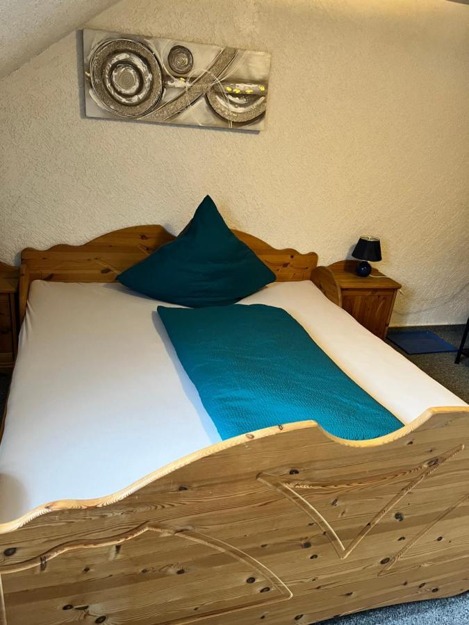 Gasthof & Pension "Schwarzer Adler" Masserberg Ngoại thất bức ảnh