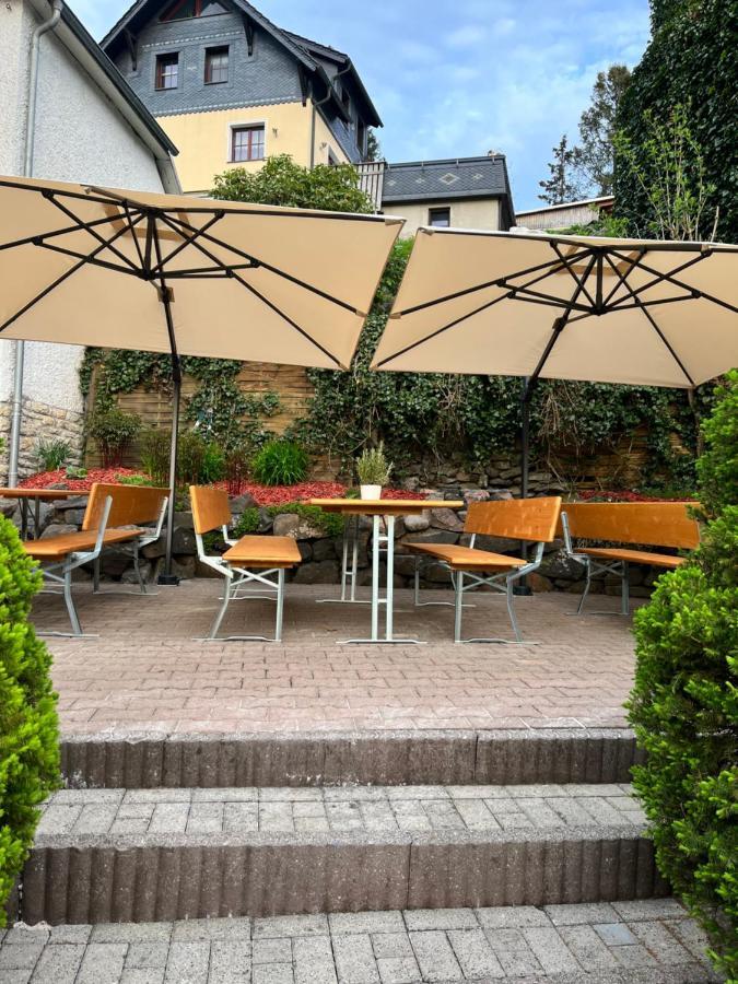 Gasthof & Pension "Schwarzer Adler" Masserberg Ngoại thất bức ảnh