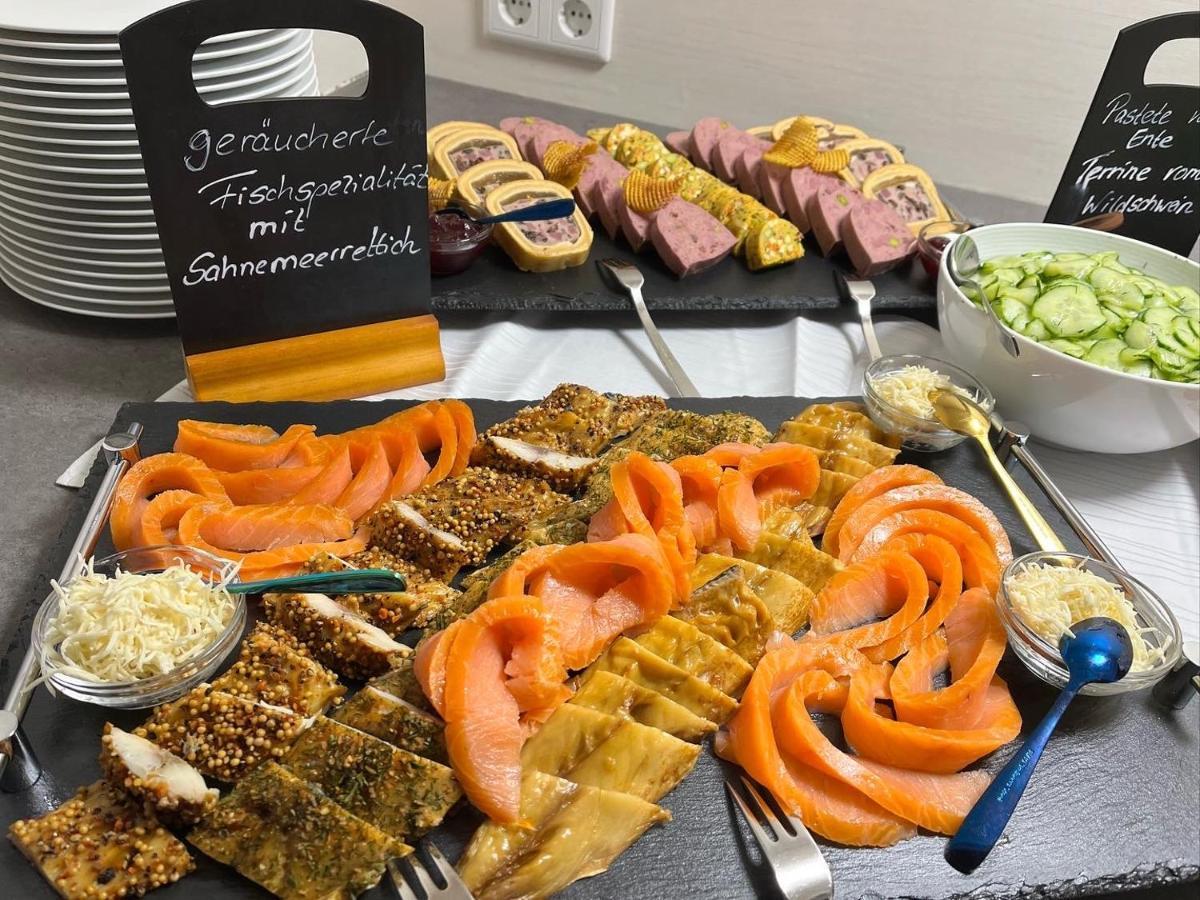 Gasthof & Pension "Schwarzer Adler" Masserberg Ngoại thất bức ảnh
